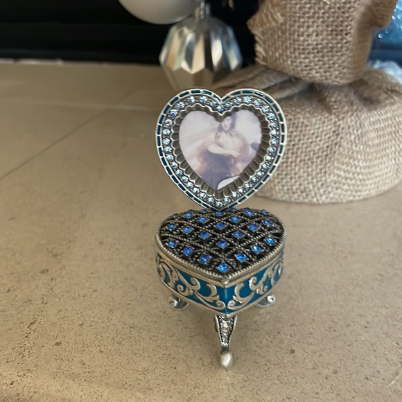 Set of 3 OKER rhinestone picture frame mini chairs - Picture 14 of 16